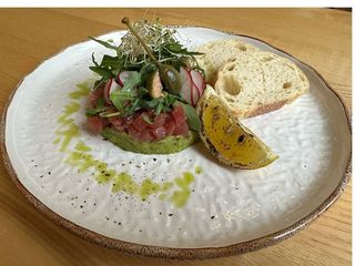 Тар-тар з тунця з гуакамоле (230г)