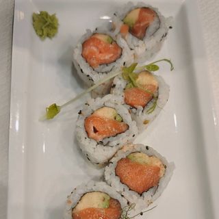 85.Uramaki sake avocado