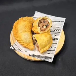 EMPANADA DE CARNE CRIOLLA