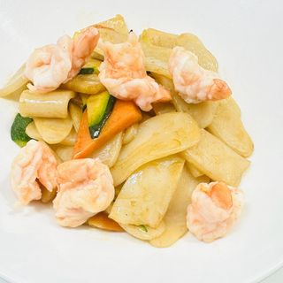 117 Gnocchi di riso con gamberi e verdure misto