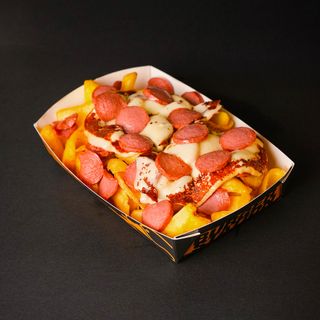 Patata con würstel e provola