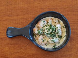 Креветки у вершково-часниковому соусі