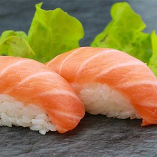 056.Nigiri salmone -  2pezzi