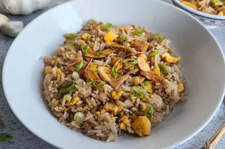 70.Arroz frito con huevo