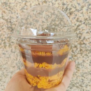 Bolo no pote de cenoura com brigadeiro 