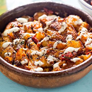 Cartofi in sos acru picant