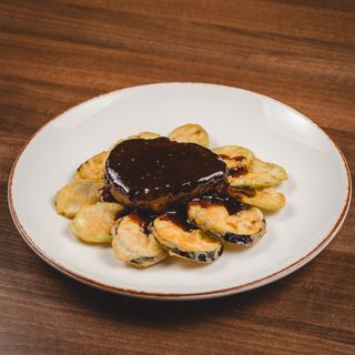 28a. Biftek sa patlidžanom i tikvicama u sosu od crnog bibera