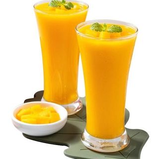 Batido de mango fresa y piña