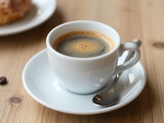 Espresso sa šlagom