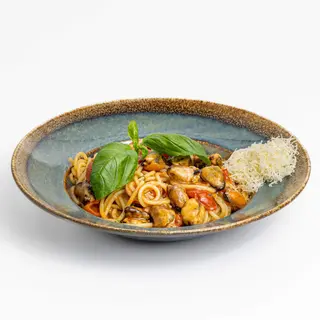Spaghetti s dimljenim dagnjama i cherry rajčicama