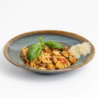 Spaghetti s dimljenim dagnjama i cherry rajčicama