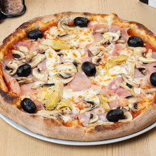 Pizza Quattro Stagioni clasica