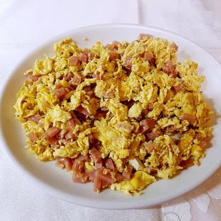 Huevos revueltos con jamón