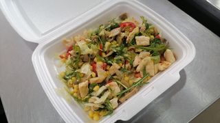 Salata sa grilovanom piletinom