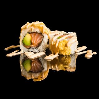 132.. Roll salmone e croccantini