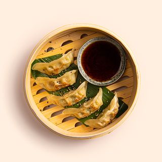 6. Gyoza de pollo (5 uds)