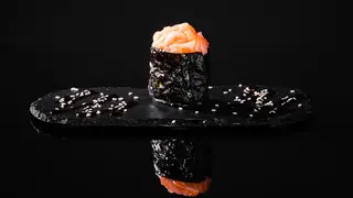 Gunkan Salmon
