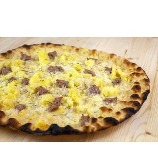 Pizza patate salsiccia