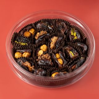 Dates with nuts