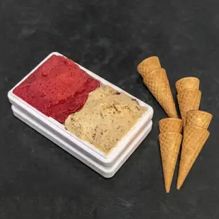 Vaschetta gelato 1 kg con 6 coni e panna