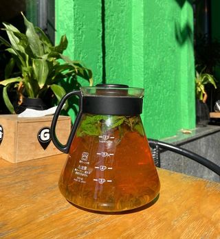 Зелений з курагою чай (450мл)