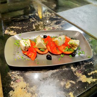 Салата с овче сирене