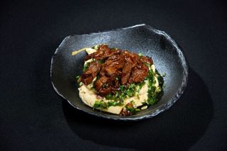 Hummus Bowl cu muschi de vita & Tabbouleh