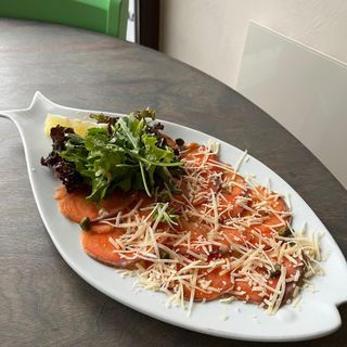 Карпачо з лосося (90/30/15г)