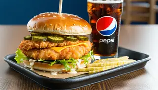Friend Chicken burger + Cartofi +  Coca Cola