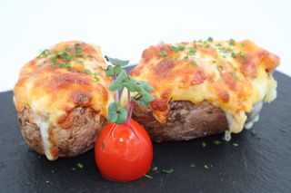 Cartofi umpluti cu bacon