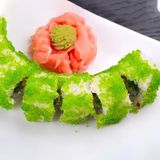 20. Rollo de atún con wasabi (4uds.) / Tuna with wasabi roll (4 pieces)