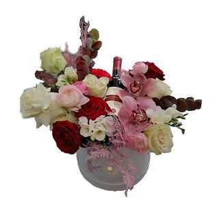 Box mix cveća sa vinom