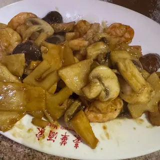 827 Gambas com Cogumelo e Bambu