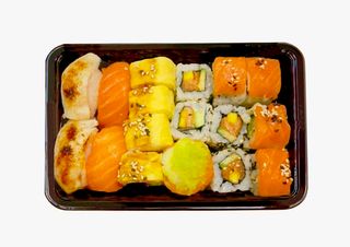 B14. Especial de Salmão com Cebola Frita 17 Peças