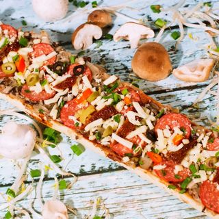 Zapiekanka Azjatycka z salami XXL