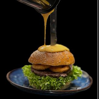 Zestaw Cheddar burger + pepsi 330ml + frytki