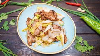 Мясо жареное с луком (300г)