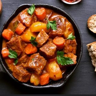 Tocanita cu carne si legume