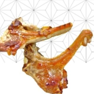 64. Costillas de cordero a la plancha (2u)