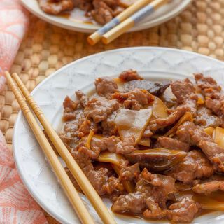 Ternera Con Bambú Y Setas Chinas