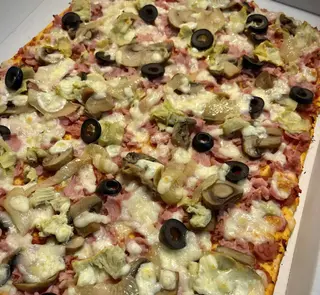 Pizza especial cuatro estaciones  (18x25 cm)