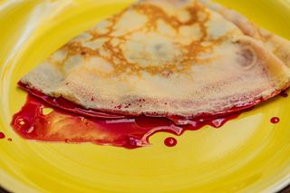 Crepe with homemade jam/ბლინი ჩვენი ჯემით/Блин с домашним джемом