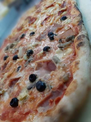Pizza alla pala capricciosa