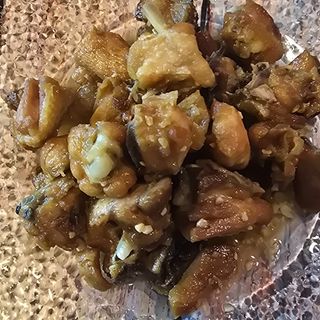 Pollo dorado al ajillo