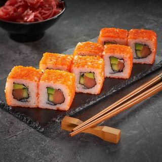 Ролл "Калифорния" с лососем