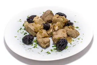Телятина з чорносливом (200г)