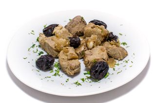 Телятина з чорносливом (200г)