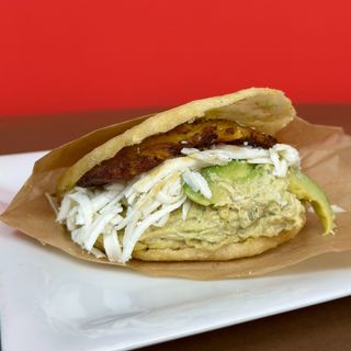 AREPA REINA PEPIADA ESPECIAL 