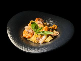 Паста з морепродуктами (320г)