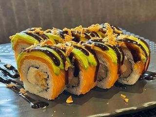 Рол Сяке-Авокадо (325g)